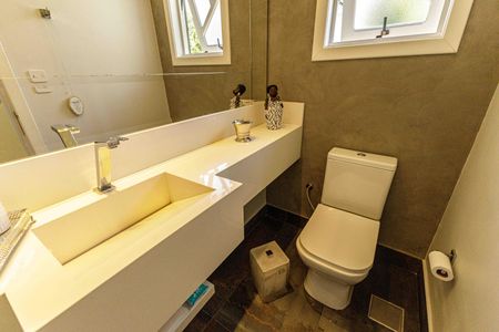 Casa à venda com 300m², 4 quartos e 2 vagasLavabo 