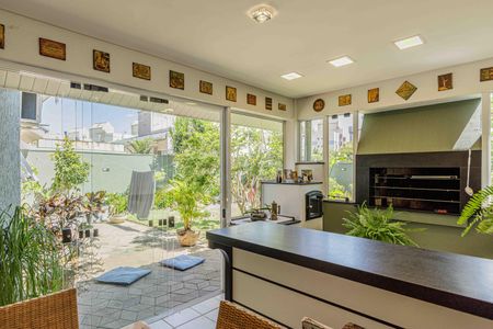 Casa à venda com 300m², 4 quartos e 2 vagassala 3 