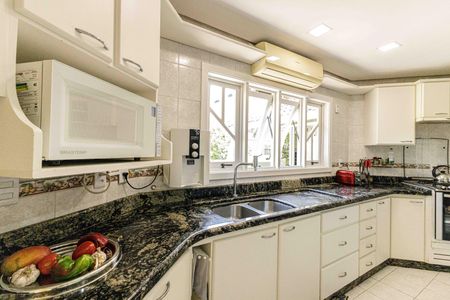 Casa à venda com 300m², 4 quartos e 2 vagasCozinha