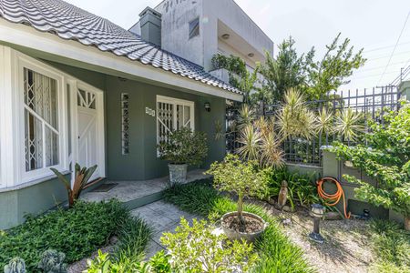 Casa à venda com 300m², 4 quartos e 2 vagasFachada