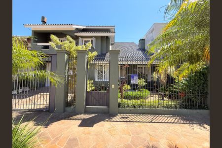 Casa à venda com 300m², 4 quartos e 2 vagasFachada