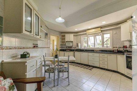 Casa à venda com 300m², 4 quartos e 2 vagasCozinha