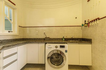 Casa à venda com 300m², 4 quartos e 2 vagasÁrea de Serviço