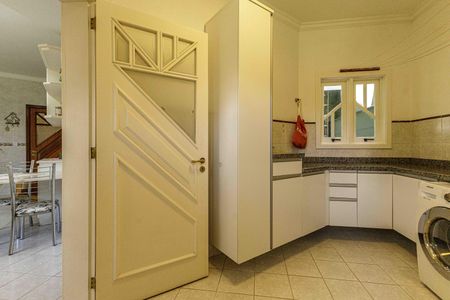 Casa à venda com 300m², 4 quartos e 2 vagasÁrea de Serviço