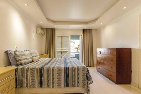 Casa à venda com 300m², 4 quartos e 2 vagasSuíte 1 