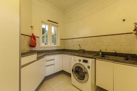 Casa à venda com 300m², 4 quartos e 2 vagasÁrea de Serviço