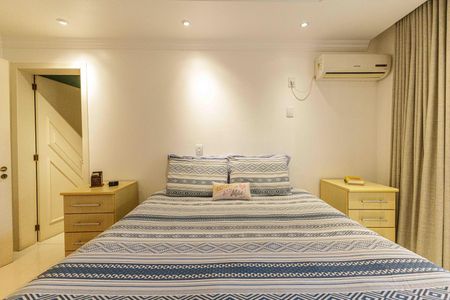 Casa à venda com 300m², 4 quartos e 2 vagasSuíte 1 