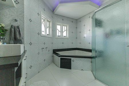 Casa à venda com 300m², 4 quartos e 2 vagasBanheiro da Suíte 1