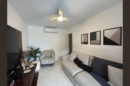 Sala de casa para alugar com 3 quartos, 150m² em Vila Valqueire, Rio de Janeiro