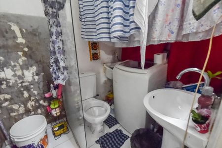 Banheiro de kitnet/studio para alugar com 1 quarto, 26m² em Liberdade, São Paulo