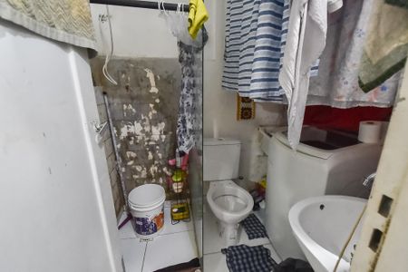Banheiro de kitnet/studio para alugar com 1 quarto, 26m² em Liberdade, São Paulo