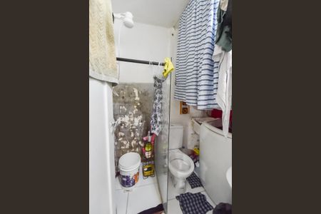 Banheiro de kitnet/studio para alugar com 1 quarto, 26m² em Liberdade, São Paulo