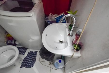 Banheiro de kitnet/studio para alugar com 1 quarto, 26m² em Liberdade, São Paulo