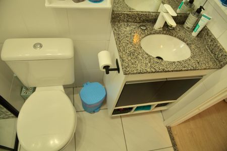 Apartamento à venda com 64m², 3 quartos e 2 vagasBanheiro Social 