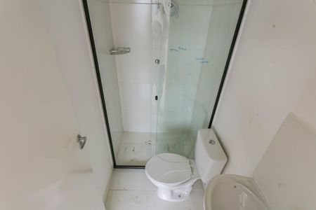 Banheiro de kitnet/studio para alugar com 1 quarto, 17m² em Vila Dom Pedro I, São Paulo