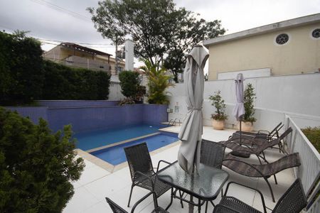 Apartamento à venda com 60m², 2 quartos e 1 vagaÁrea comum - Piscina
