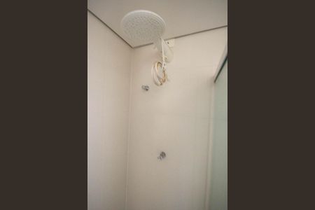 Banheiro de apartamento à venda com 2 quartos, 60m² em Vila Mazzei, São Paulo