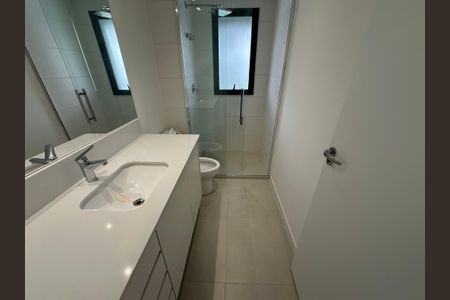 Apartamento para alugar com 123m², 2 quartos e 2 vagas Apartamento para alugar com 123m², 2 quartos e 2 vagasBanheiro da Suíte 1