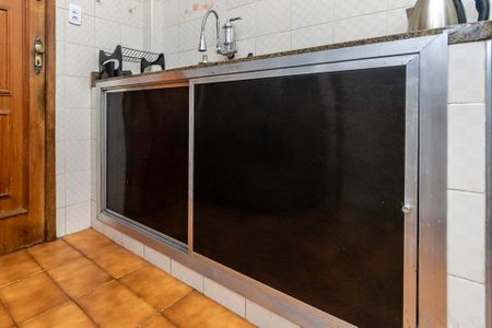 Apartamento para alugar com 66m², 2 quartos e sem vaga Apartamento para alugar com 66m², 2 quartos e sem vagaCozinha - Armários