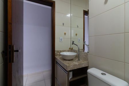 Casa à venda com 170m², 3 quartos e 4 vagasBanheiro