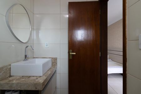 Casa à venda com 170m², 3 quartos e 4 vagasBanheiro da Suíte