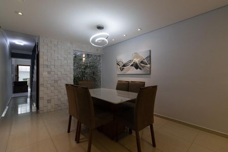 Casa à venda com 170m², 3 quartos e 4 vagasSala