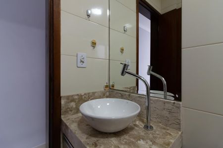 Casa à venda com 170m², 3 quartos e 4 vagasBanheiro