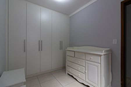 Casa à venda com 170m², 3 quartos e 4 vagasQuarto 2