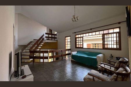 Casa para alugar com 3 quartos, 324m² em San Diego Park, Cotia