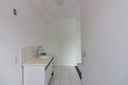 Cozinha  de apartamento para alugar com 2 quartos, 41m² em Jardim do Lago, Osasco
