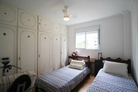 Apartamento para alugar com 101m², 2 quartos e 1 vagaQuarto 2 