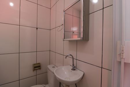 Banheiro de casa para alugar com 1 quarto, 46m² em Vila California, São Paulo