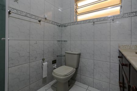 Casa para alugar com 240m², 3 quartos e 3 vagasBanheiro