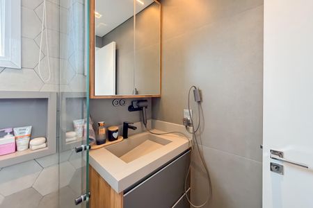 Apartamento à venda com 75m², 2 quartos e 2 vagasBanheiro da Suíte