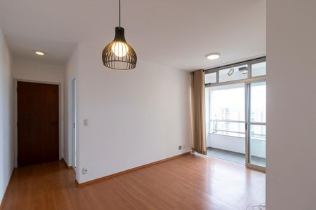 Sala de apartamento para alugar com 3 quartos, 75m² em Vila Marieta, Campinas