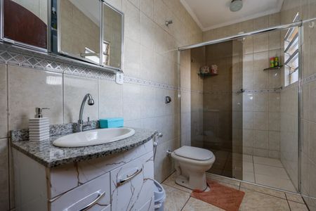 Casa à venda com 183m², 3 quartos e 2 vagasBanheiro