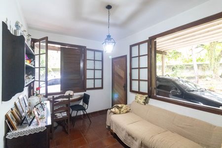 Casa para alugar com 350m², 3 quartos e 6 vagas Casa para alugar com 350m², 3 quartos e 6 vagasSala
