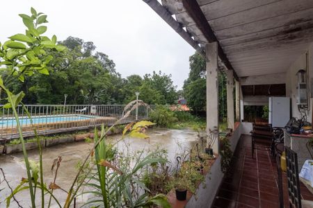 Casa para alugar com 350m², 3 quartos e 6 vagas Casa para alugar com 350m², 3 quartos e 6 vagasÁrea externa