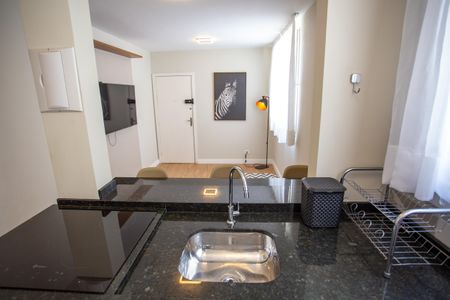 Cozinha de apartamento para alugar com 1 quarto, 41m² em Bigorrilho, Curitiba