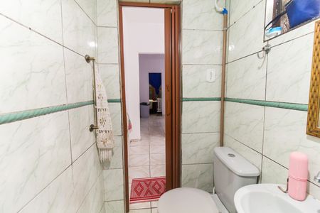 Casa à venda com 33m², 4 quartos e 1 vaga Casa à venda com 33m², 4 quartos e 1 vagaBanheiro 1