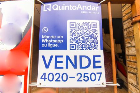 Casa à venda com 33m², 4 quartos e 1 vaga Casa à venda com 33m², 4 quartos e 1 vagaPlaca