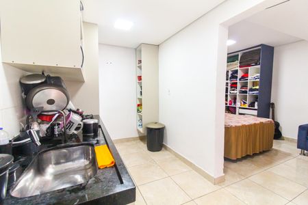 Casa à venda com 33m², 4 quartos e 1 vaga Casa à venda com 33m², 4 quartos e 1 vagaCozinha 2