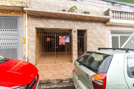 Casa à venda com 33m², 4 quartos e 1 vaga Casa à venda com 33m², 4 quartos e 1 vagaFachada + Placa
