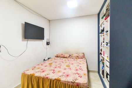Casa à venda com 33m², 4 quartos e 1 vaga Casa à venda com 33m², 4 quartos e 1 vagaQuarto 2