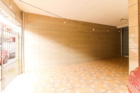 Casa à venda com 33m², 4 quartos e 1 vaga Casa à venda com 33m², 4 quartos e 1 vagaGaragem