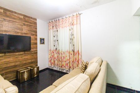 Casa à venda com 33m², 4 quartos e 1 vaga Casa à venda com 33m², 4 quartos e 1 vagaSala 2