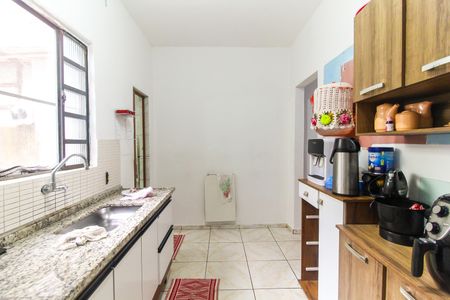 Casa à venda com 33m², 4 quartos e 1 vaga Casa à venda com 33m², 4 quartos e 1 vagaCozinha 1