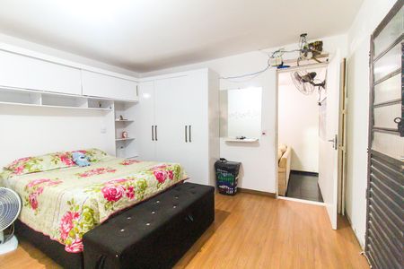 Casa à venda com 33m², 4 quartos e 1 vaga Casa à venda com 33m², 4 quartos e 1 vagaQuarto 3