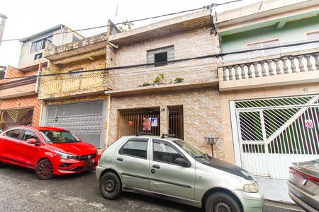 Casa à venda com 33m², 4 quartos e 1 vaga Casa à venda com 33m², 4 quartos e 1 vagaFachada + Placa