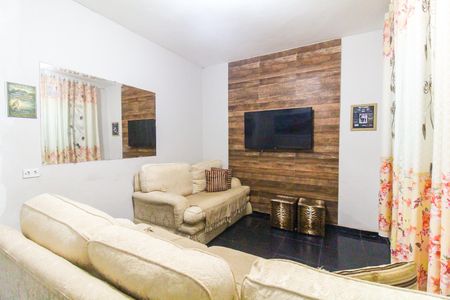 Casa à venda com 33m², 4 quartos e 1 vaga Casa à venda com 33m², 4 quartos e 1 vagaSala 2